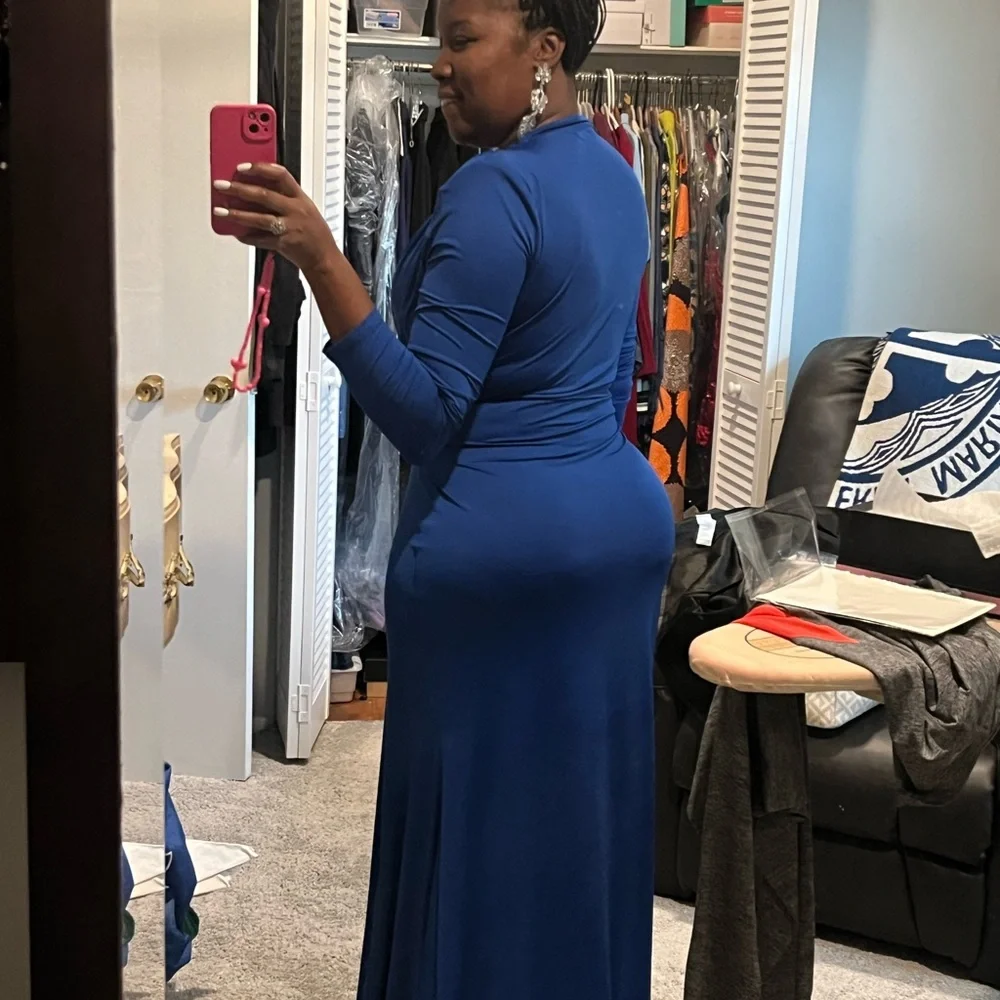 Elegant Blue Evening Gown - Picture 3 of 3